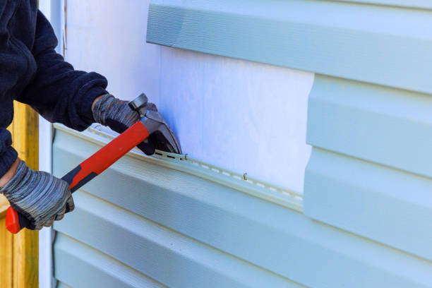 Reliable Emergency Siding Repair contractor in Itasca, IL by Squared Siding